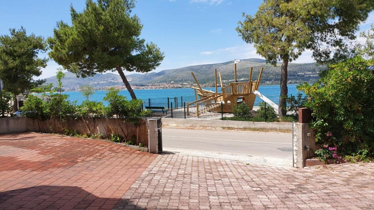 Apartment Nikica Trogir Bagian luar foto