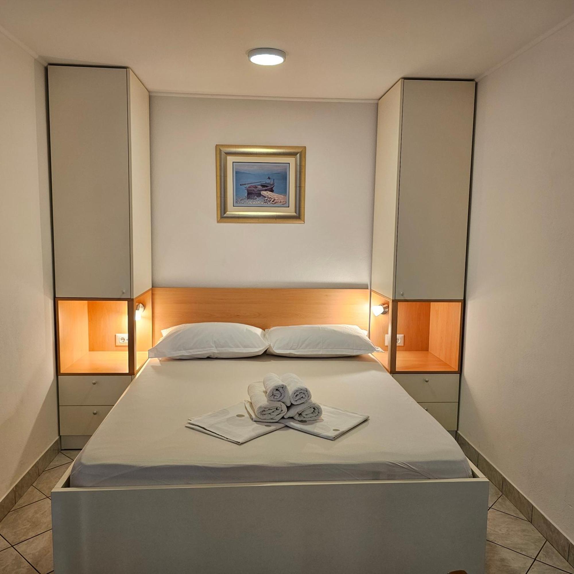 Apartment Nikica Trogir Bagian luar foto