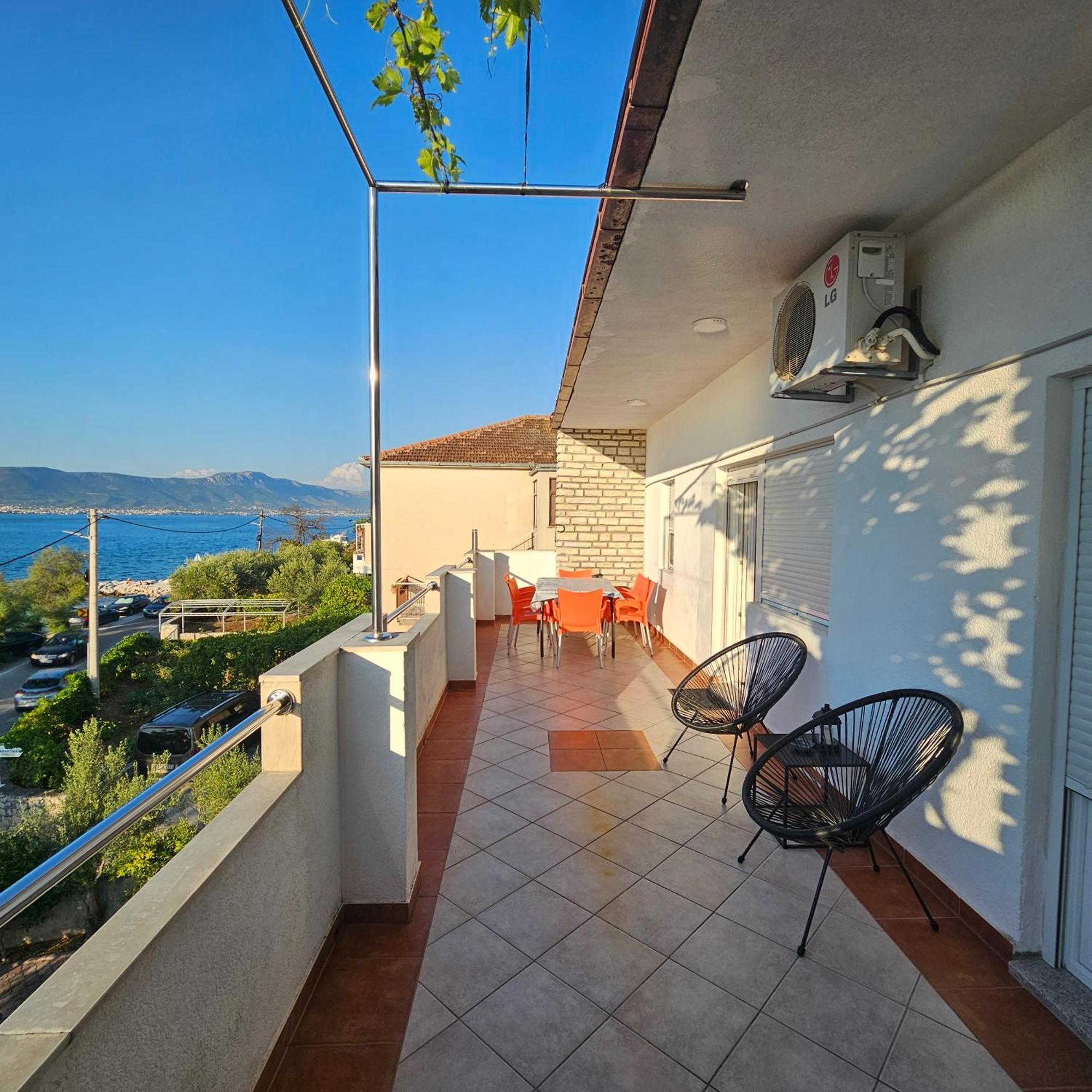 Apartment Nikica Trogir Bagian luar foto