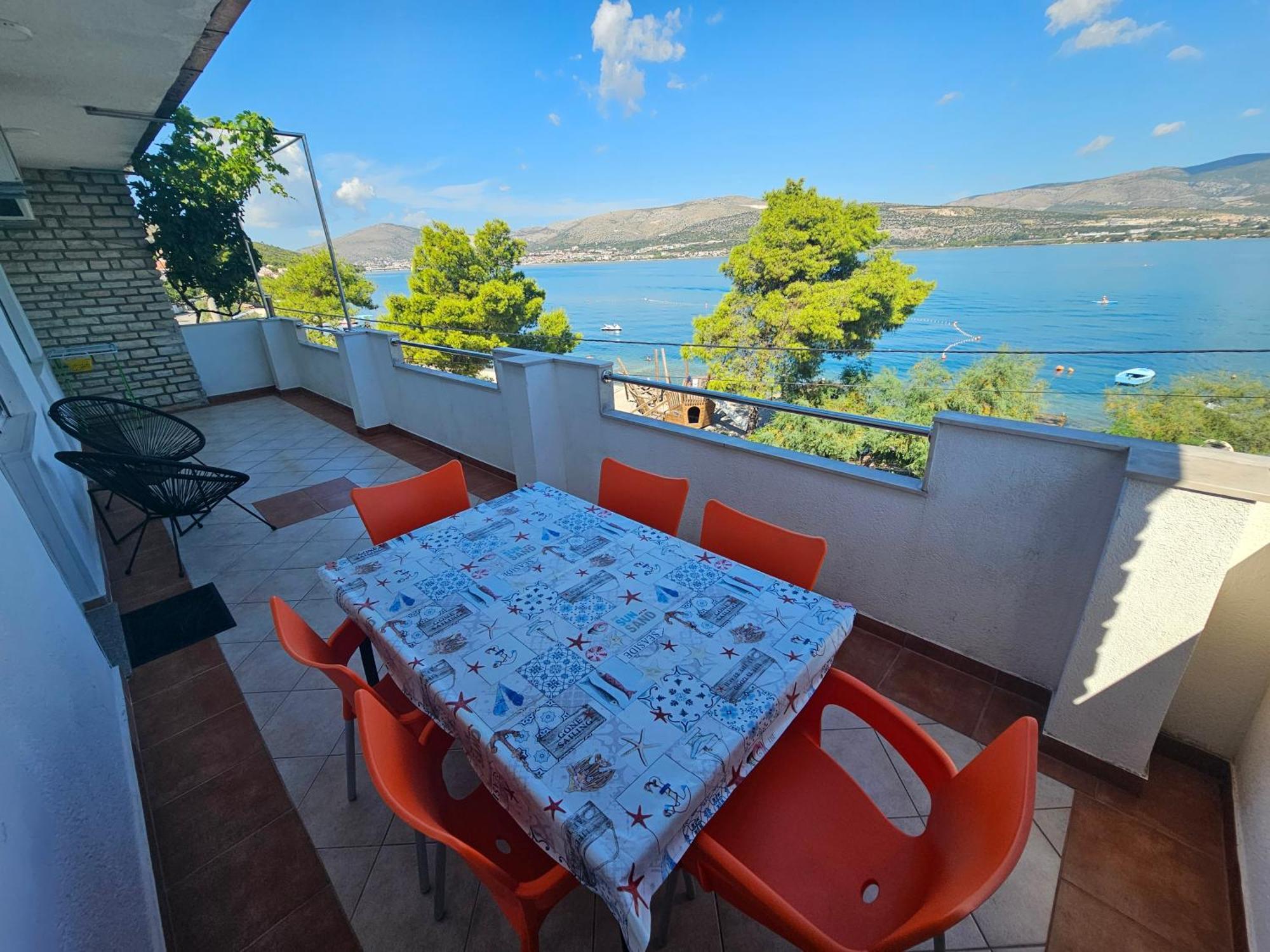 Apartment Nikica Trogir Bagian luar foto