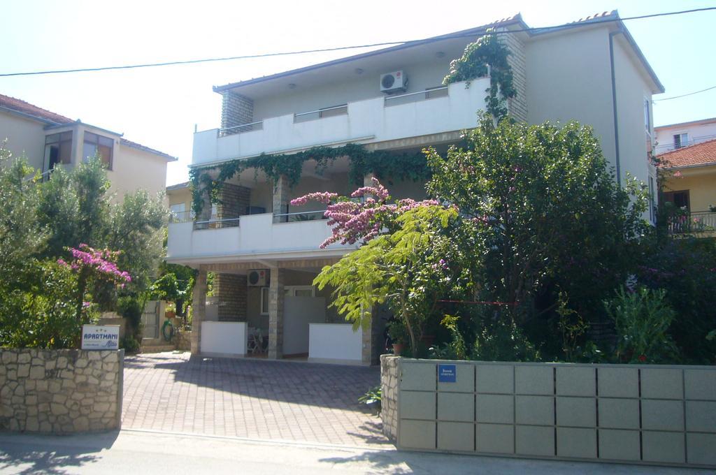 Apartment Nikica Trogir Bagian luar foto